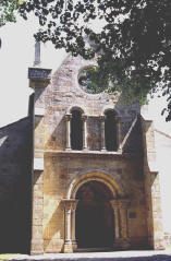 Façade occidentale de l'église Sainte-Croix de Campet