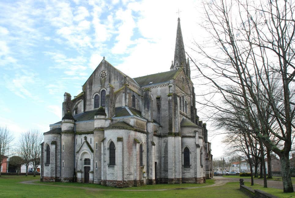 Église Sainte-Eugénie de Pontonx-sur-l'Adour. Chevet, déambulatoire et bras ouest du transept